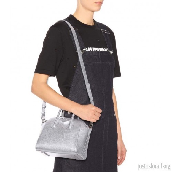 SOLD Givenchy Mini Antigona in metallic silver - Picture 6 of 6
